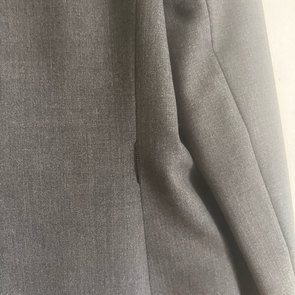 Theory gray 2 button blazer, size 2 - Picture 7 of 9